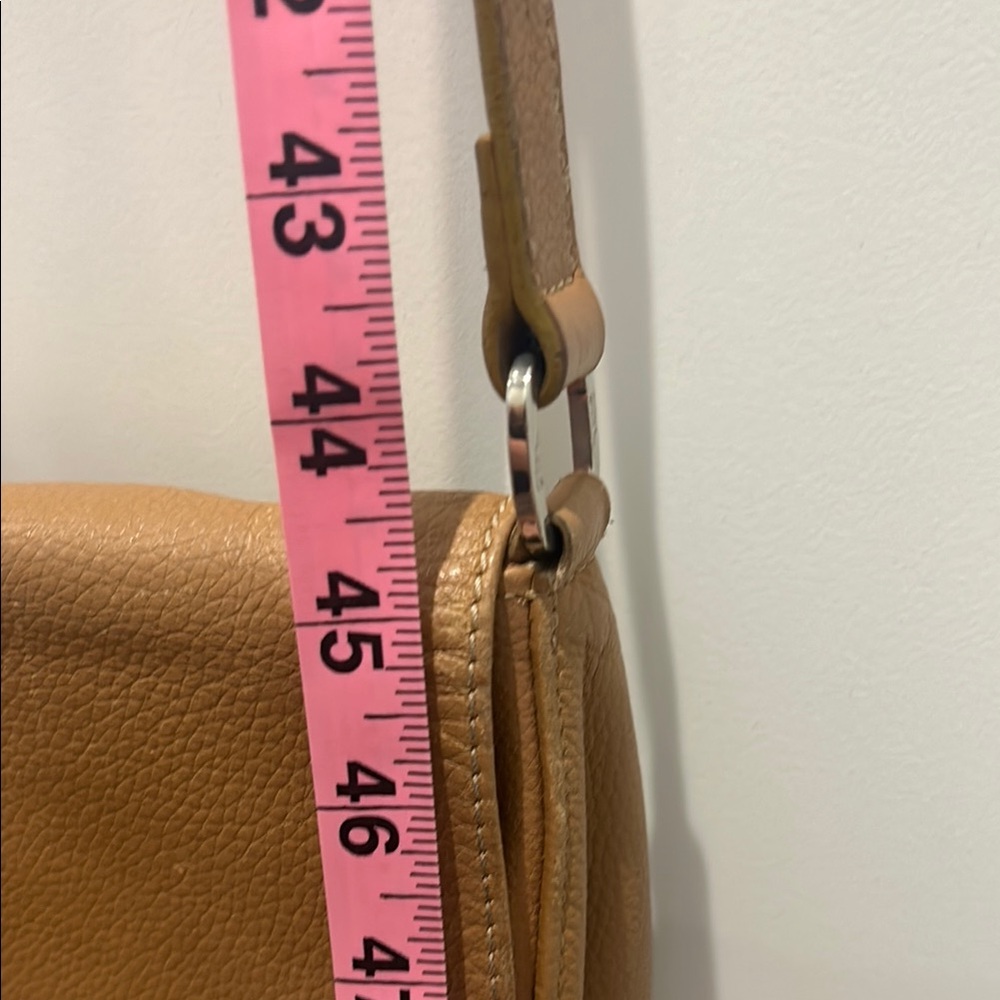 Vintage Longchamp Tan Crossbody Bag with Adjustable Strap - Picture 5 of 16